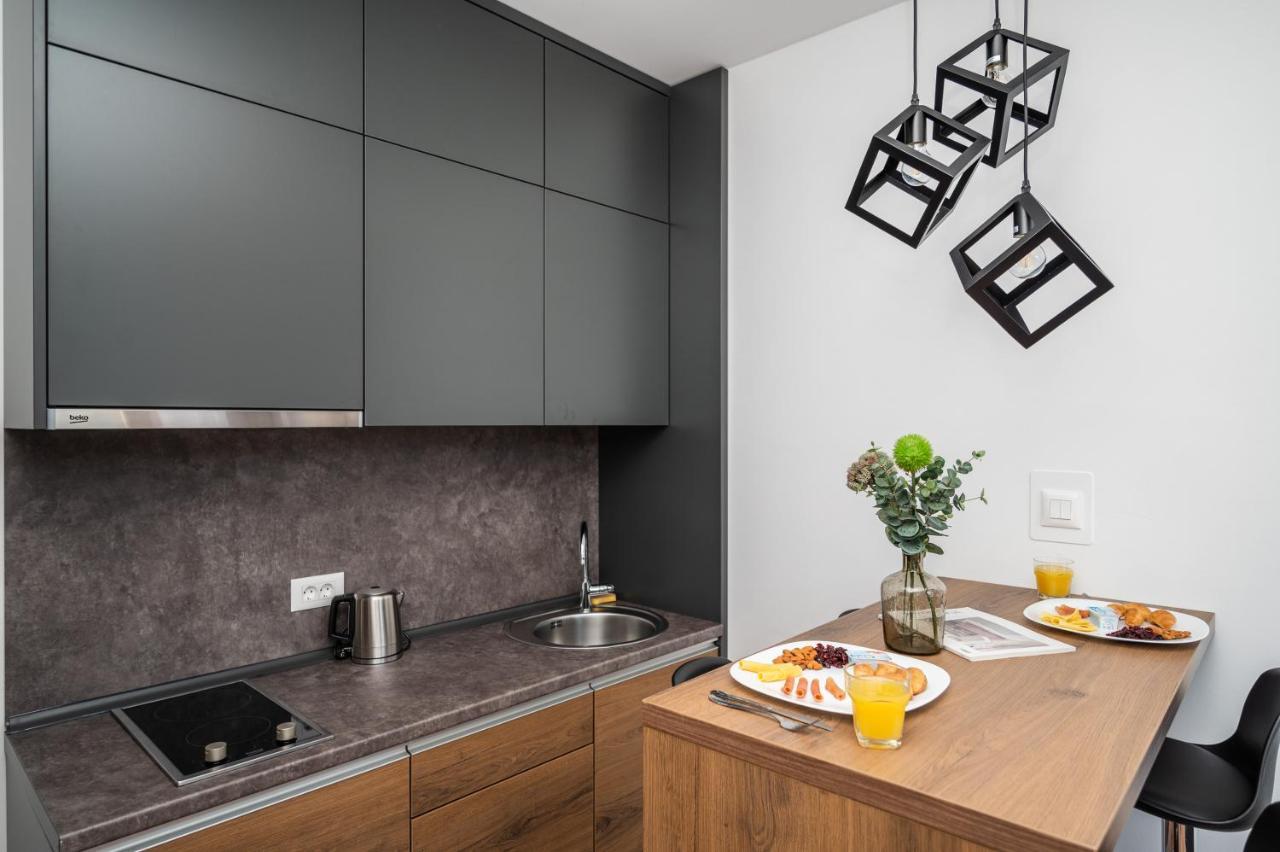 Modern And Bright Apartments - Main Street ซาราเยโว ภายนอก รูปภาพ