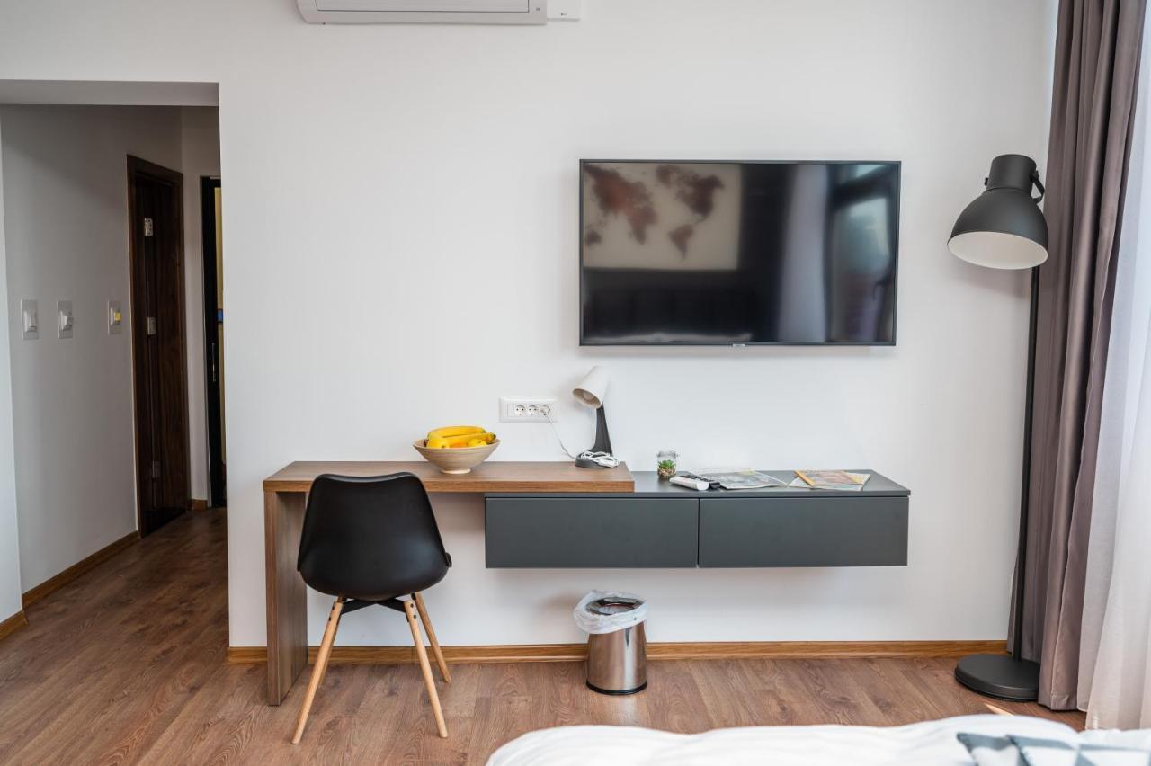 Modern And Bright Apartments - Main Street ซาราเยโว ภายนอก รูปภาพ